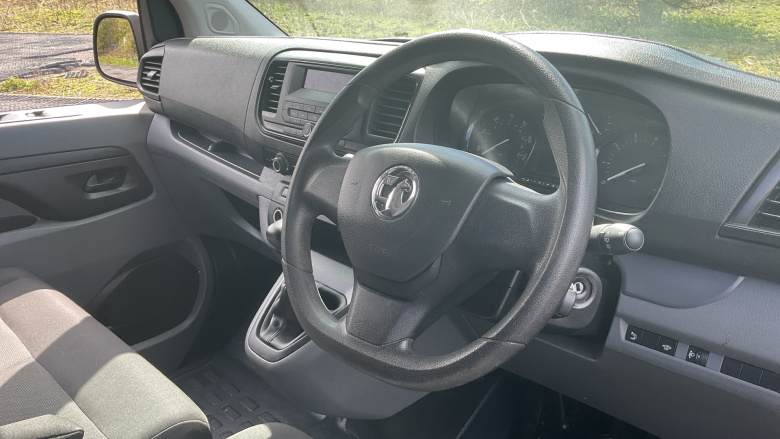 Vauxhall Vivaro Life 1.5 Turbo D 120PS Edition M 5dr Diesel Estate